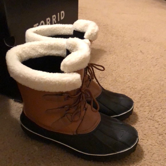 **SOLD**Women’s Torrid “cold weather bootie” 9.5W - Picture 2 of 7